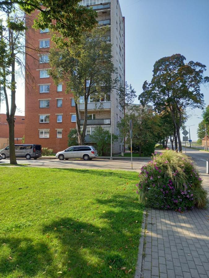 Center Two Bedroom Apartment Daugavpils Extérieur photo